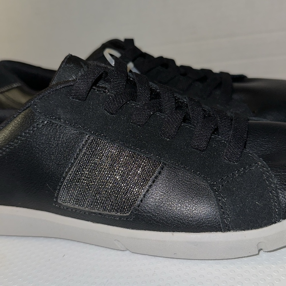 🆕Skechers Sneakers - Picture 8 of 8